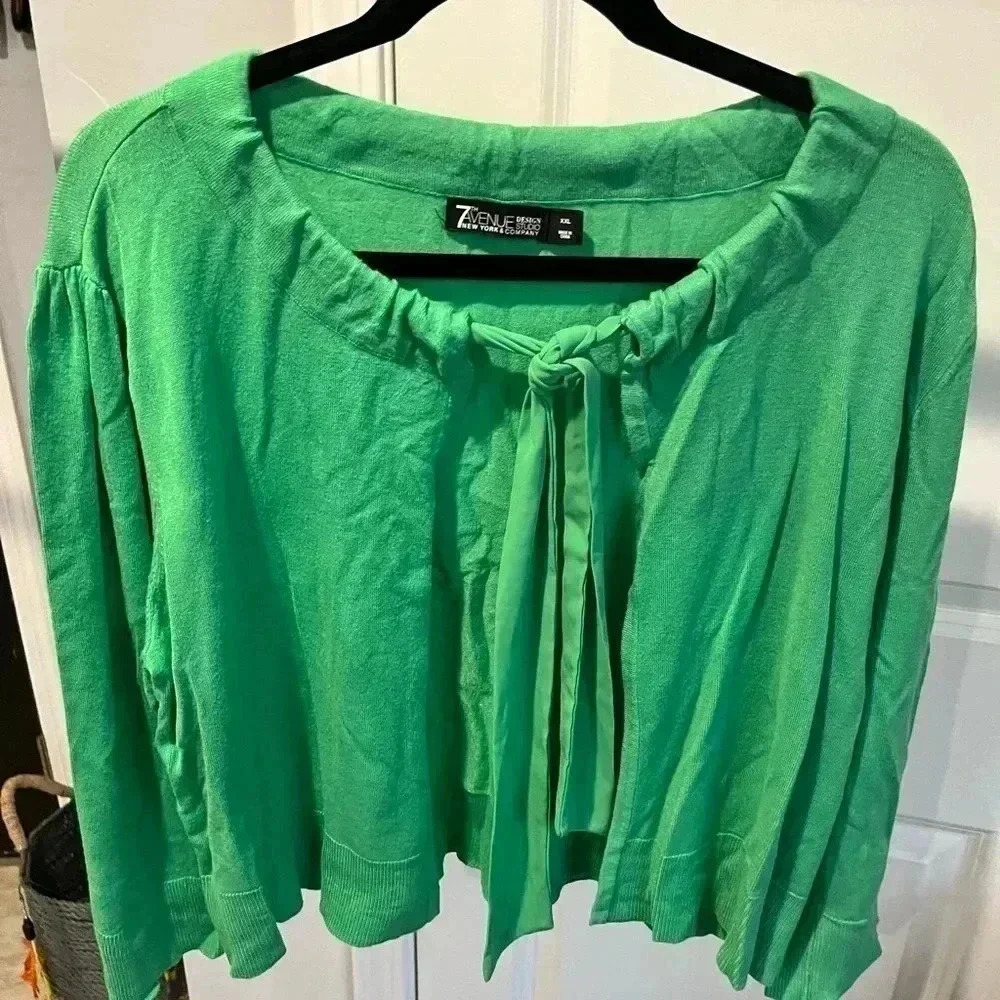 Beautiful Green Cardigan - XXL